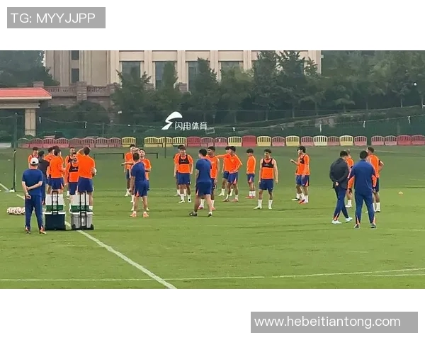 山东鲁能队迎战重庆队全力争胜展现球队实力与斗志