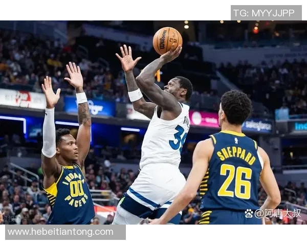 火箭队与步行者队激战正酣谁能在这场较量中笑到最后