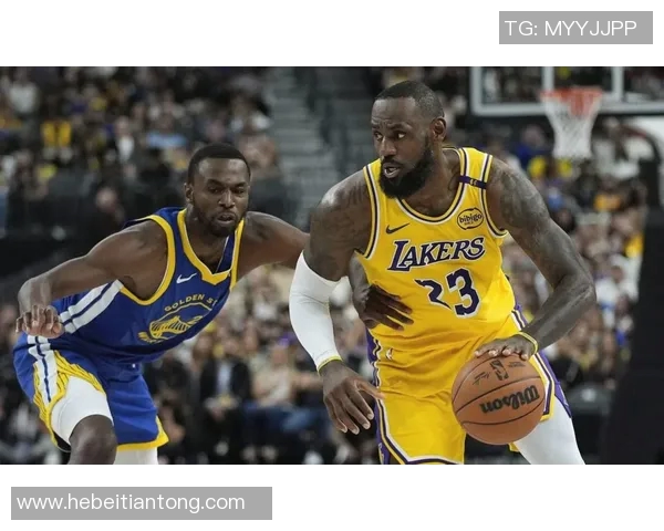 勇士与湖人激战再续NBA经典对决谁能在季后赛中笑到最后