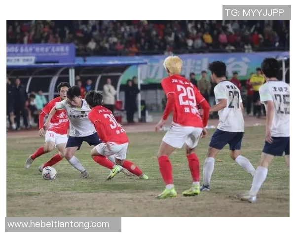 精彩对决足球直播釜山尚州激战正酣球迷不容错过的赛事盛宴